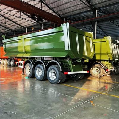 Semi remolque trasero de descarga de 60T de capacidad de forma cuadrada para el transporte de grano de piedra arenisca