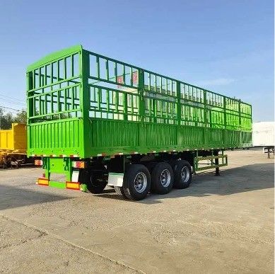 Semi-remolque de 28 t con cerca lateral de 3 ejes WS para el transporte de animales