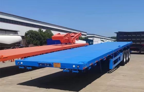 Color personalizado Carga útil de 50 toneladas 20/40 pies Contenedor Entrenador Camión Semi remolque de cama plana