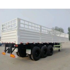 Semiremolque de 3 ejes tipo plano de pared lateral de cerca lateral para el transporte de carga y ganado