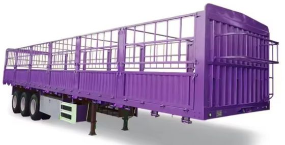 12400X2500X3650 mm Remolque de tres ejes para el transporte de ganado con cerca y eje de 13/16 toneladas