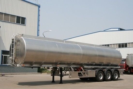 El tren de aterrizaje estándar de 28 toneladas Wosheng semirremolque para tanque de aceite/agua/leche/gasolina