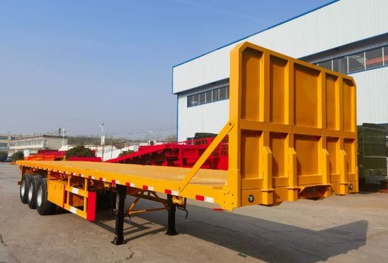 Semiremolque de columna lateral con cama plana diseñado para el transporte de contenedores de madera y acero