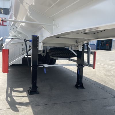 Exportación de 3 semirremolques de camiones cisterna de combustible de aceite con carga útil máxima de 60000 kg y aro 9.0-22.5